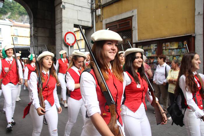 Lizarrez apaindutako kaleeta 198 1498480914226