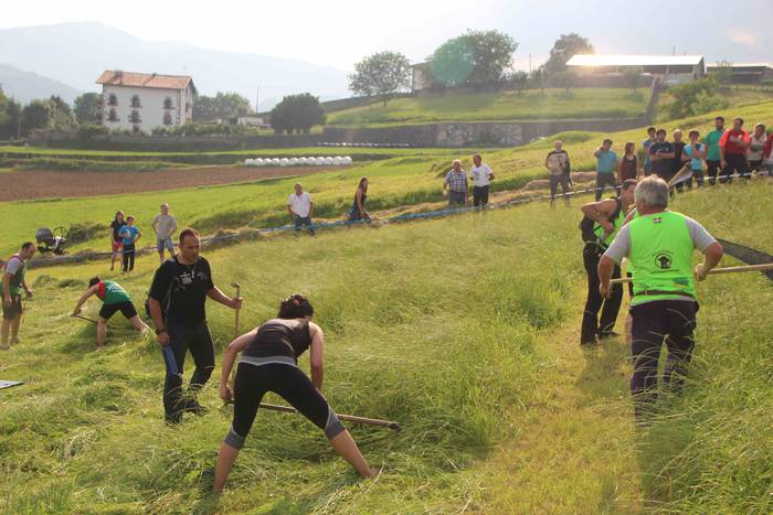 Alatze Etxaburuak irabazi du 2 1530470654278