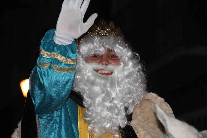 Errege magoen desfilea tolos 44 1546717647198