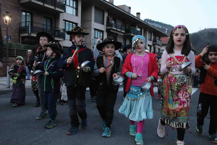 Hasi dira kaldereroak eskual 121 1550860572728