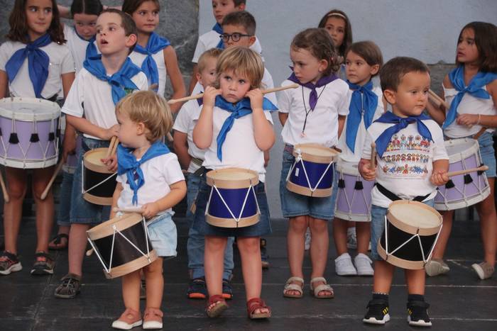 Erretiroa hartu duten udal langileek botako dute suziria