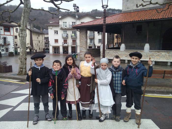 Irurako ikastolan, Santa Age 19 1486383150256