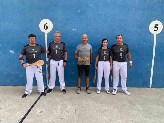 Banatu dituzte txapelak 54.  6 1659950147316