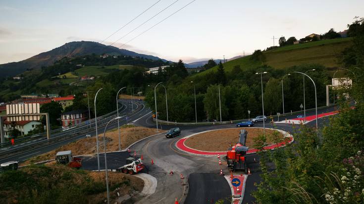 Bihar gauetik ostegun goizaldera errepidea itxita