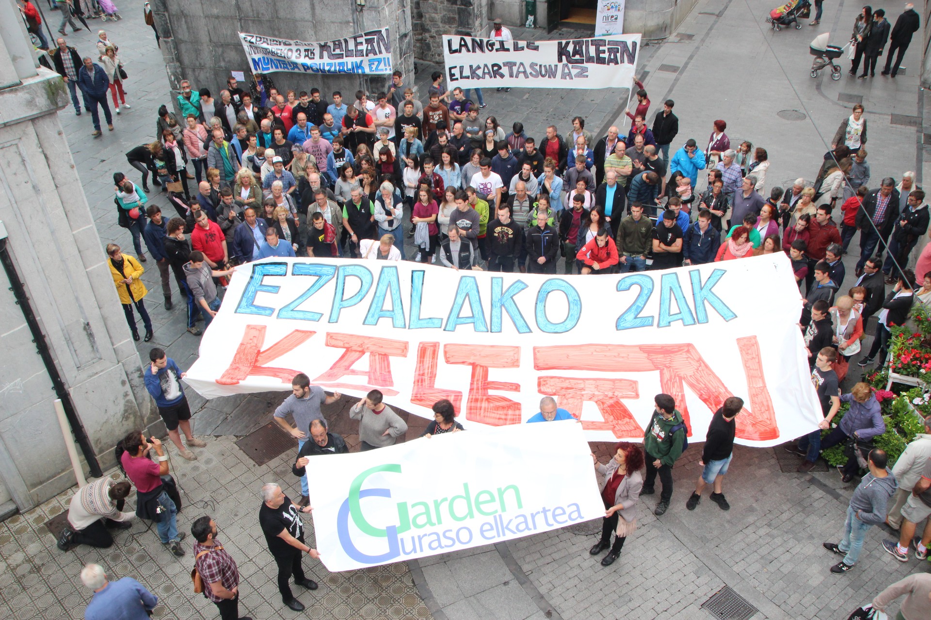 Gazteei elkartasuna adieraziz