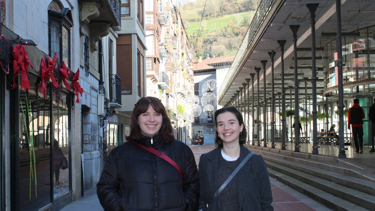 «Miseriazko bizi baldintzei aurre egin behar zaie»