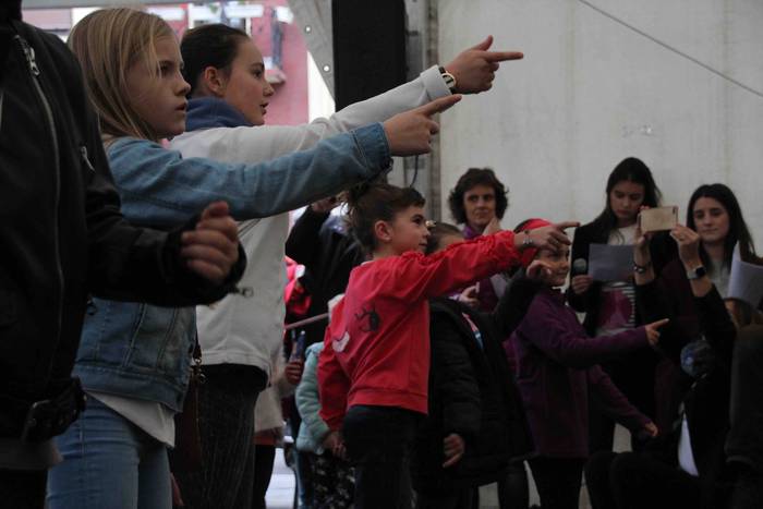 Dantza aldarri bilakatu dute 3 1543066649278