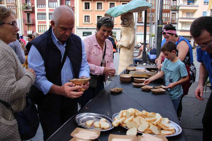 5.000 kilo txanpinoi saltsan 37 1571486550014