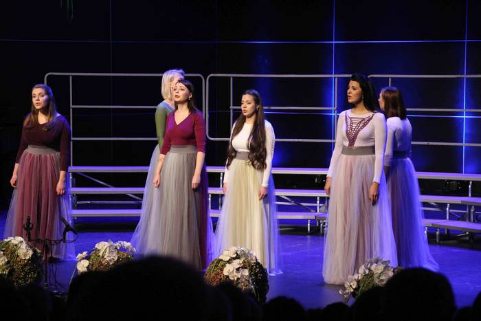 Indonesiako Batavia Madrigal 7 1572797976612