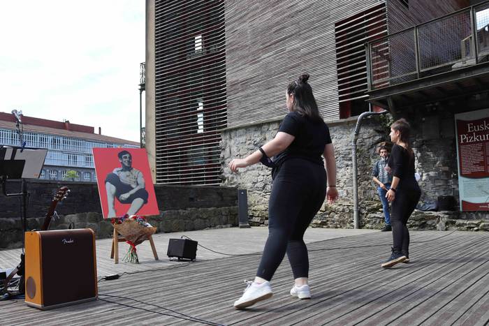 Txirrita omendu dute Tolosan 23 1621774226310