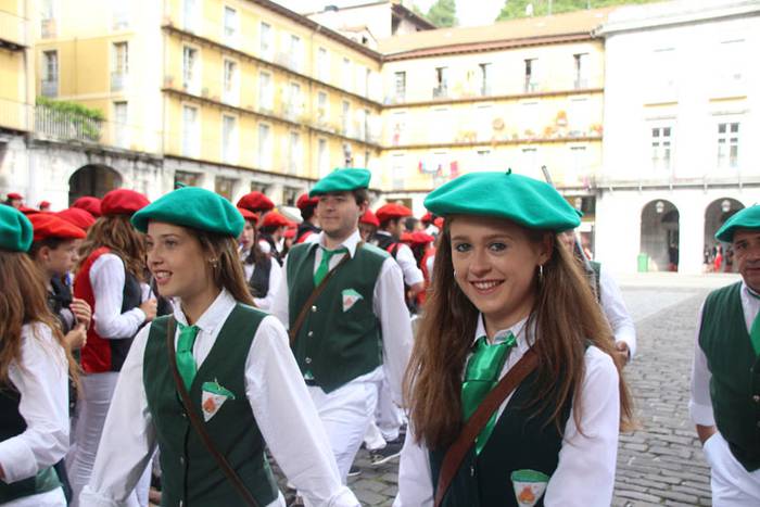 Lizarrez apaindutako kaleeta 119 1498311840507