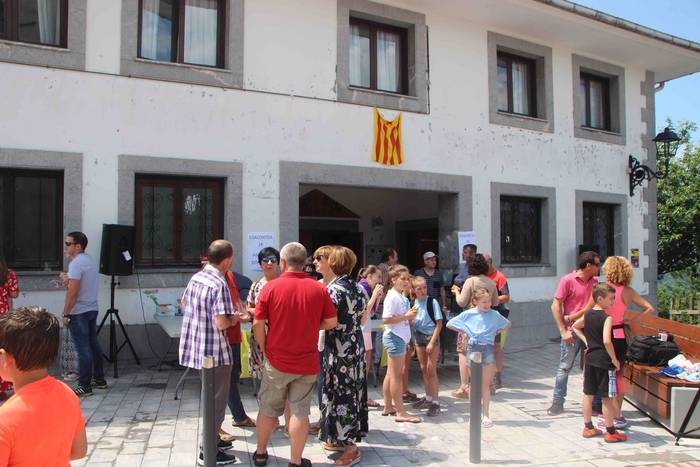 Aparrez busti dira Leaburun 40 1530444850629