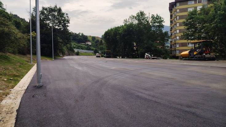 Ostiralean zabalduko dute Txermingo aparkalekua
