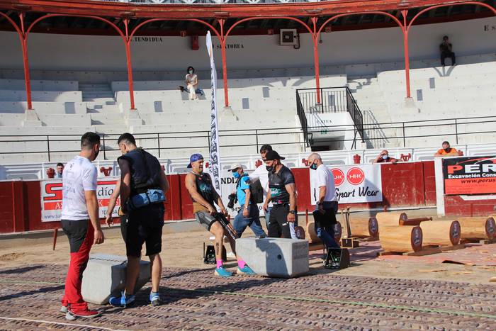 Izetatarrek jantzi dute txap 51 1624130529732