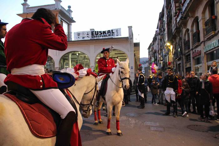 Zaldunak ere helduen danborr 6 1551555235357