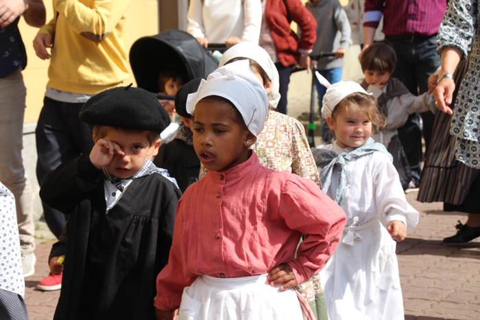 Haurrek alaitu dituzte kalea 26 1494677902234