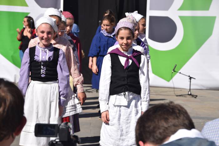 Dantzari txikiak, goizeko pr 76 1491666850096