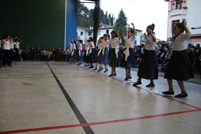 Erakustaldiz betetako arrats 65 1507490298289