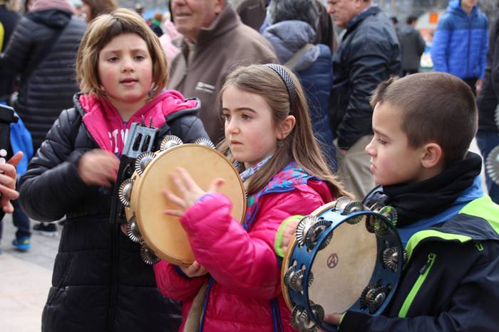 Azoka eguna Altzon 27 1481457323547