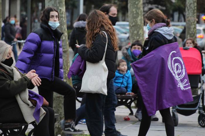 Emakumeek eskualdeko kaleak  10 1615231226579