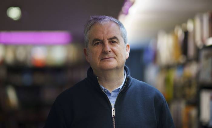 Karlos Linazasorok irabazi du Irun Hiriko Kutxa poesia saria