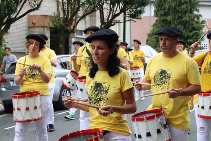 Danbor hotsek hartu dute Ama 27 1562504175593