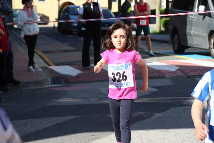 Haur, gazte eta heldu krosea 18 1491741901025