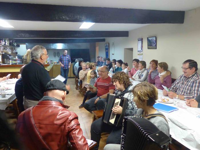 amezketa kantu afaria euskaraldia 7 1543915901260