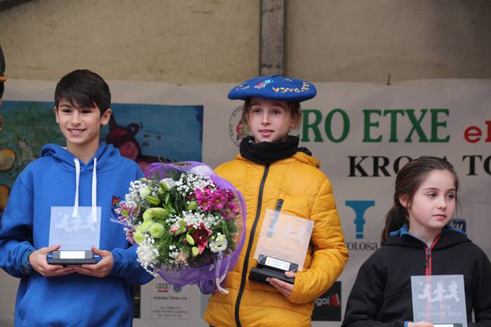 700 haur inguru XXXI. Ero Et 176 1516542926173