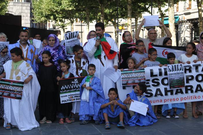 Saharako presoen aldeko elka 7 1501175260077