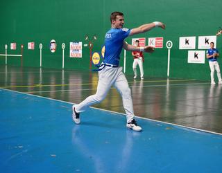 Artolak Altuna III.ari irabazi eta aurrea hartu dio sailkapenean