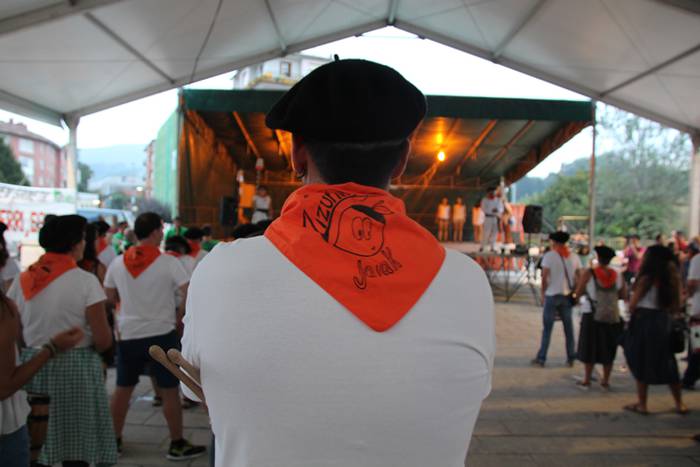 Elbarrenako festen hasiera 24 1473275793687