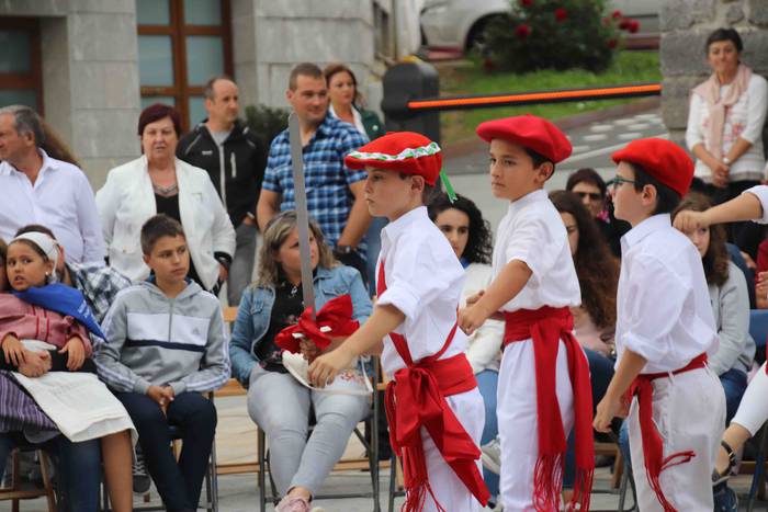 Dantzak, txistuak eta trikit 93 1565549126541