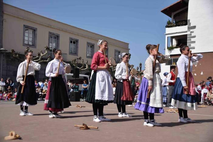 Oinkari dantza taldearen dan 44 1648304072518