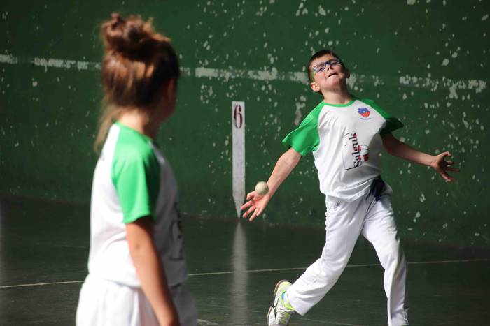 Behar Zana elkarteko festa 2 7 1559405170783