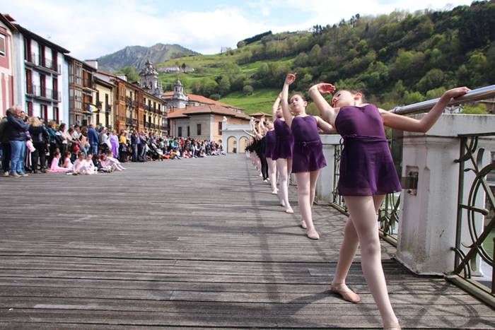 Barandari helduta dantzan 7 1523801274387