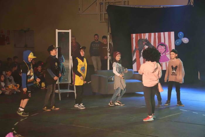 Ipuinei bertsio berria 16 1582219179226