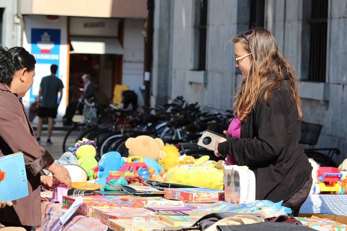 Bigarren eskuko azoka, Sahar 2 1492863184325