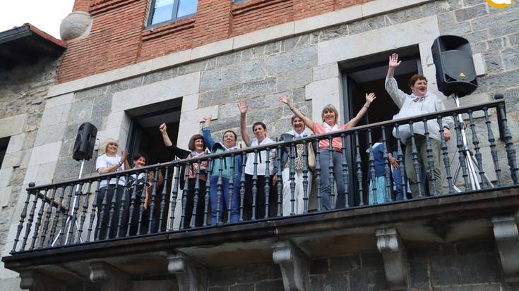 Herri txikietan boluntario lanetan aritzen direnak goraipatu ditu Kukuri kultur taldeak