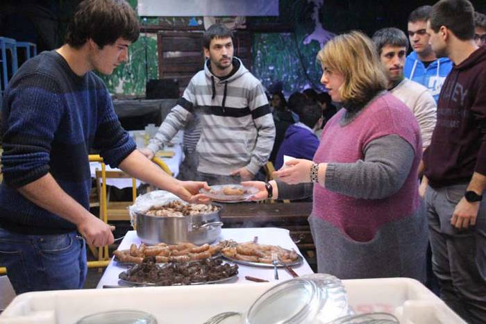 Zutik iraun aurretik, bazkal 13 1513435878155