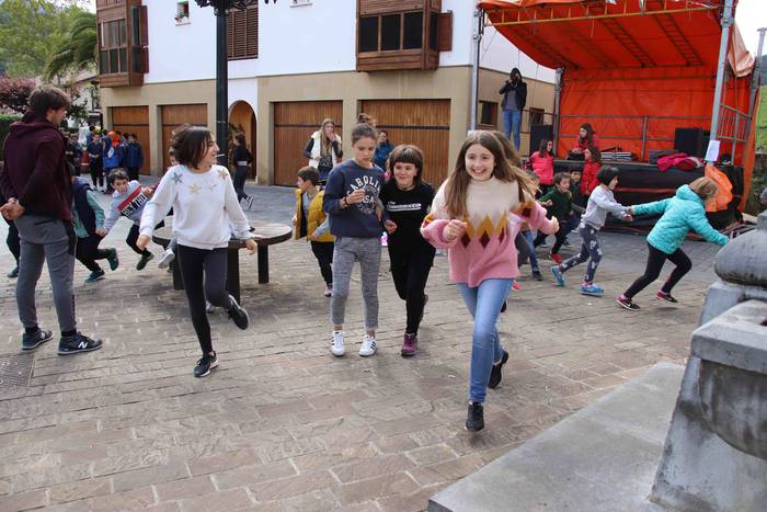 Haurrak protagonista, Simone 13 1556984005950