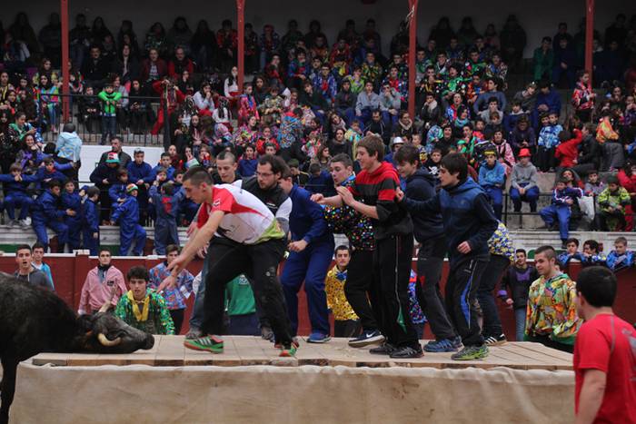 Ikuskizun polita, lehen zeze 13 1487873522368