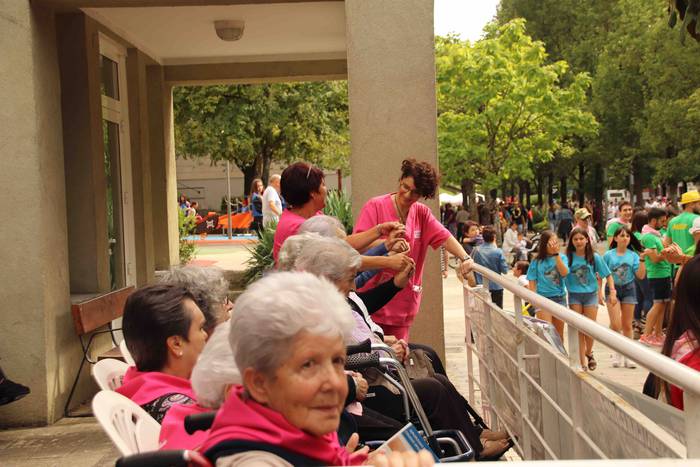 Kalean gora eta behera, kuad 22 1564506799627