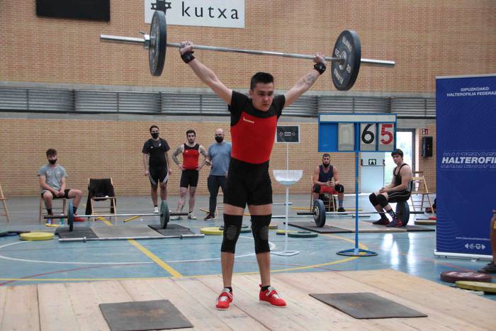 Susana Davila eta Mikel Alva 44 1619708687567