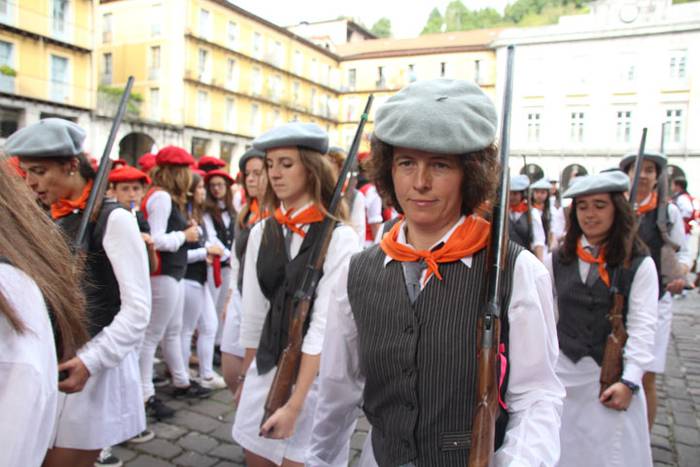 Lizarrez apaindutako kaleeta 123 1498311862720