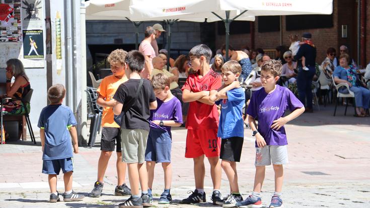 Astelehenetik aurrera eskatu ahal izango da festetako kamiseta