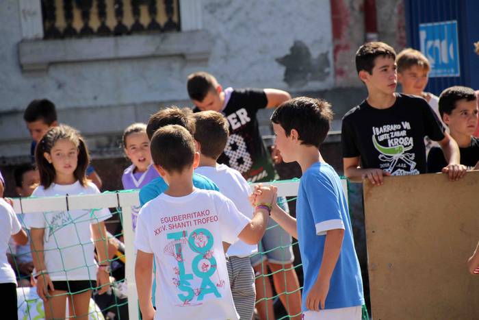 Kirol pixka bat, festan bete 9 1566471416226