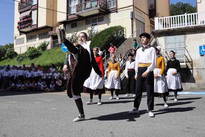 Dantzari eguna ari dira ospa 29 1652614050092