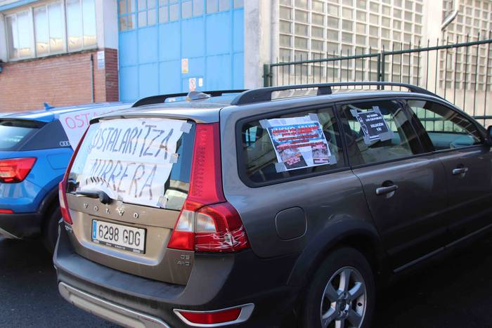 Auto-karabana egin dute osta 7 1610796584582