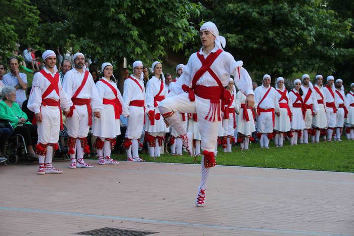 Festa hizki larriz 240 1529875954897